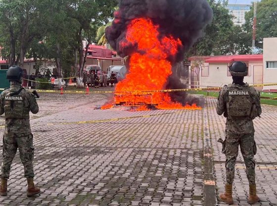 quema de cocaina en la 12 zona naval